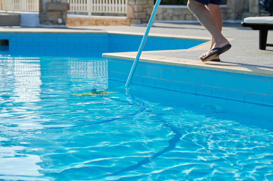 l'entretien des piscines sous l'angle de la préparation à la saison estivale